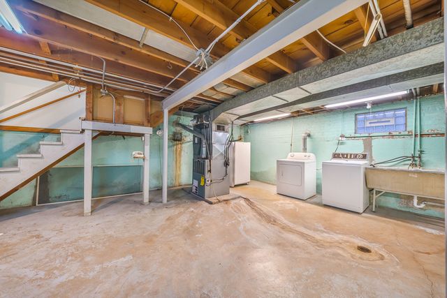5143 S Rutherford Avenue, Chicago, IL 60638