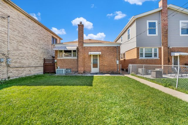 5143 S Rutherford Avenue, Chicago, IL 60638