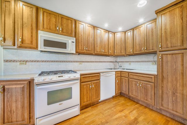 5143 S Rutherford Avenue, Chicago, IL 60638
