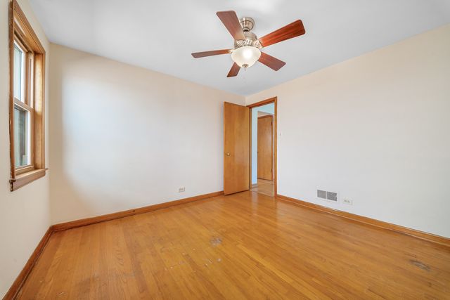 5143 S Rutherford Avenue, Chicago, IL 60638
