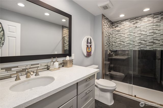 10444 SE 22nd Street, Bellevue, WA 98004