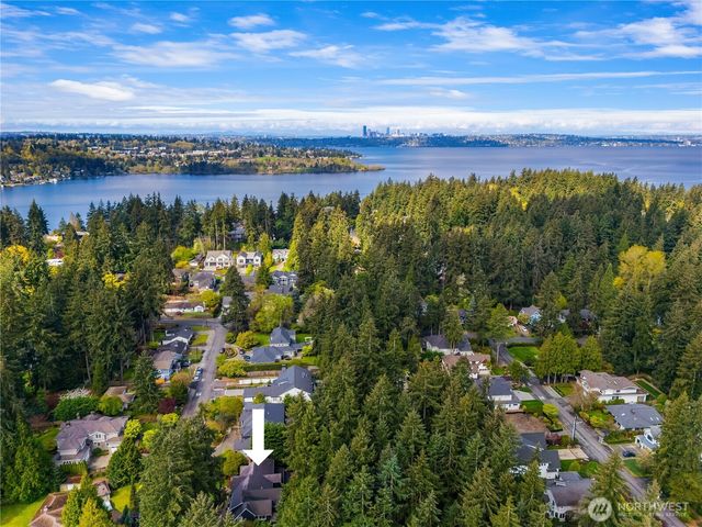 10444 SE 22nd Street, Bellevue, WA 98004