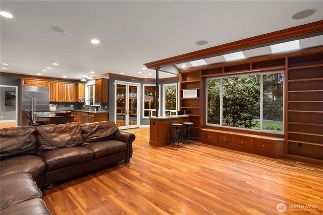 10444 SE 22nd Street, Bellevue, WA 98004