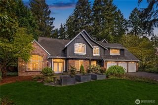 10444 SE 22nd Street, Bellevue, WA 98004