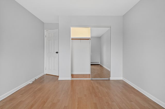 6670 S BRAINARD Avenue 209, Countryside, IL 60525