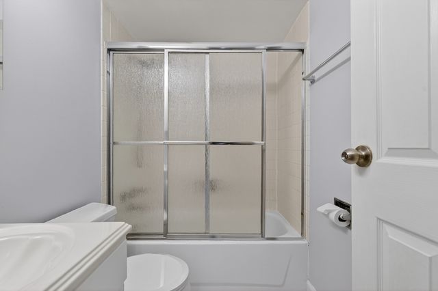 6670 S BRAINARD Avenue 209, Countryside, IL 60525