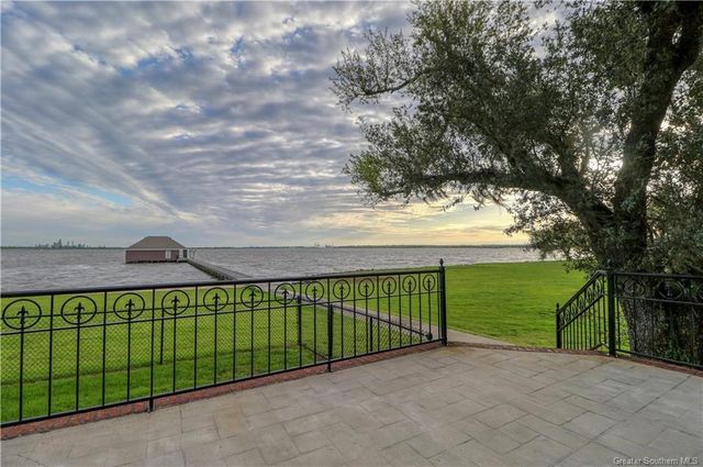 7090 Moss Lake Lane, Sulphur, LA 70665