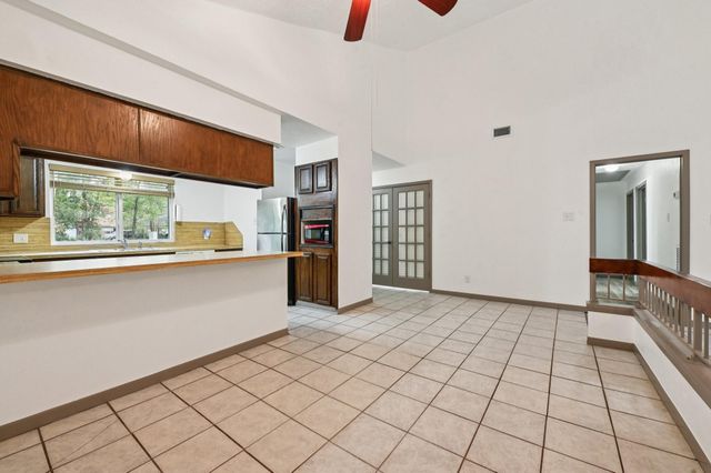 10 Hedgebell Court, The Woodlands, TX 77380