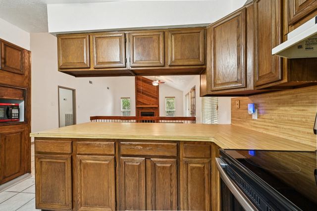 10 Hedgebell Court, The Woodlands, TX 77380