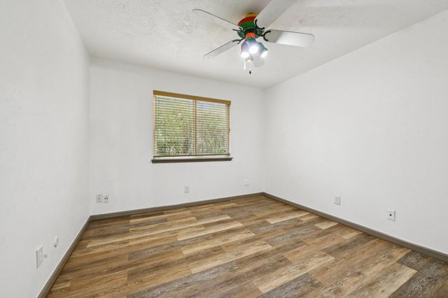 10 Hedgebell Court, The Woodlands, TX 77380