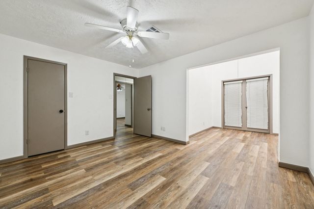 10 Hedgebell Court, The Woodlands, TX 77380