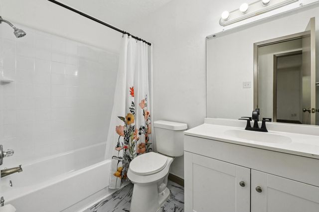 10 Hedgebell Court, The Woodlands, TX 77380