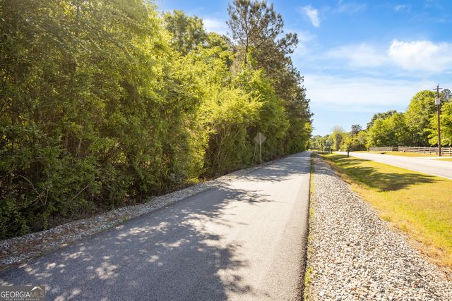 745 Mountain View Road, Hamilton, GA 31811