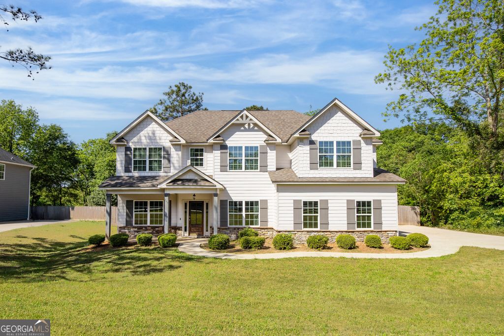 745 Mountain View Road, Hamilton, GA 31811