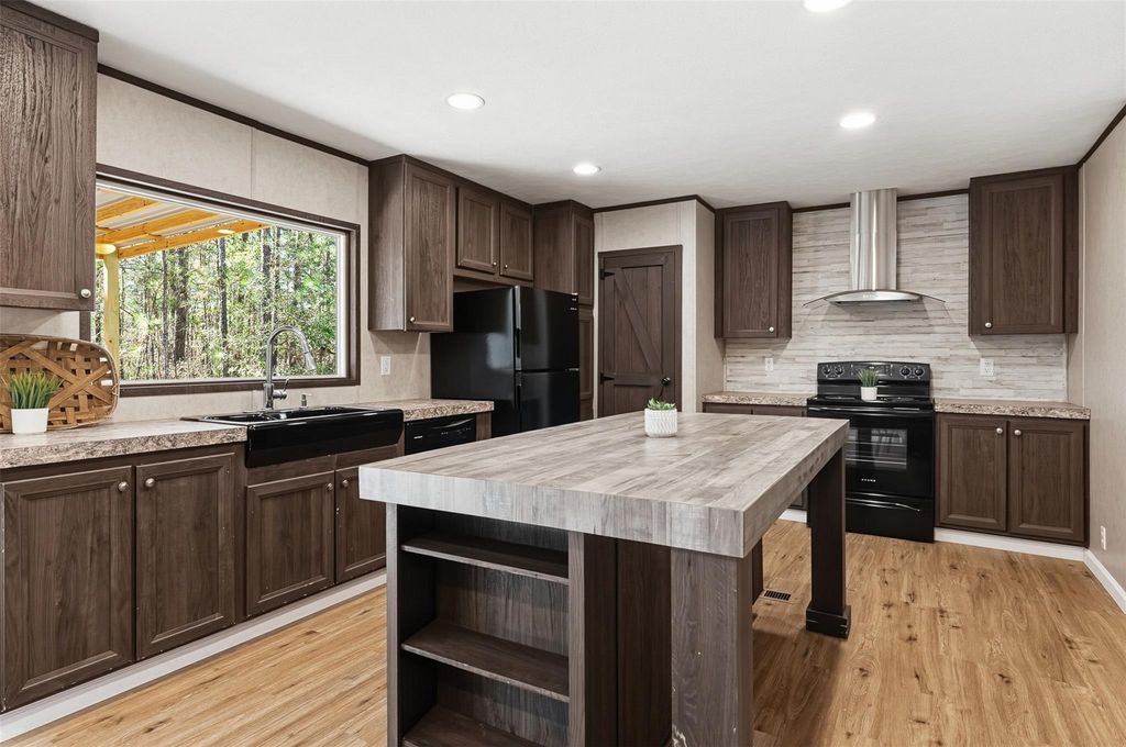 140 Michaels Lane, Huntsville, TX 77320