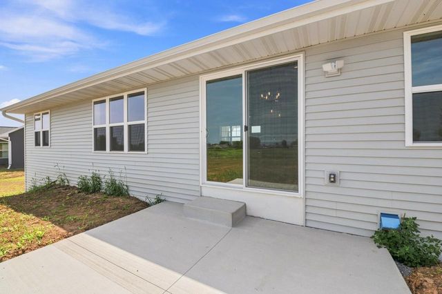 587 EMERALD ISLE COURT, Wrightstown, WI 54180