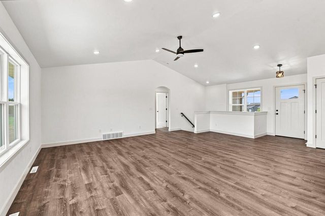 587 EMERALD ISLE COURT, Wrightstown, WI 54180