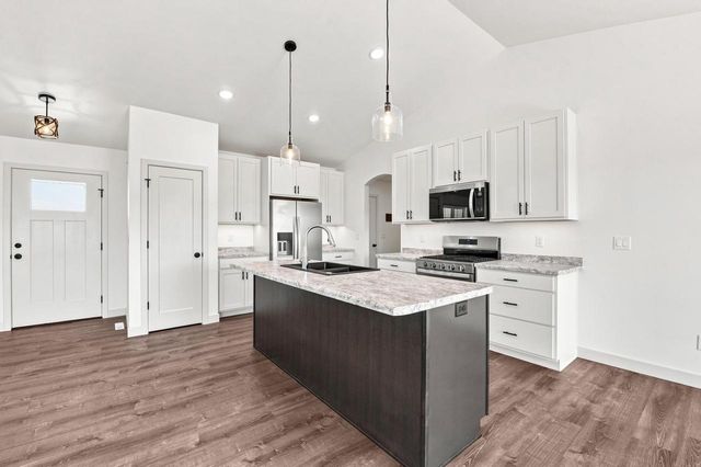 587 EMERALD ISLE COURT, Wrightstown, WI 54180