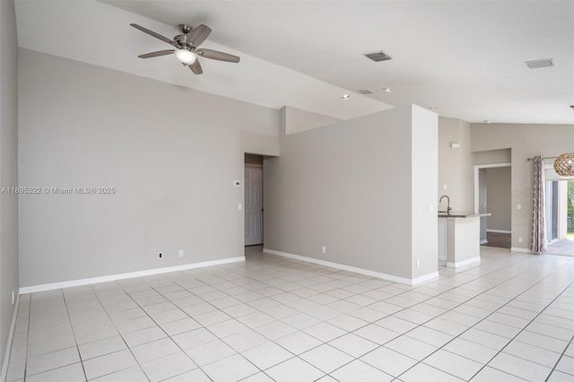 1524 Canary Island Dr 1524, Weston, FL 33327