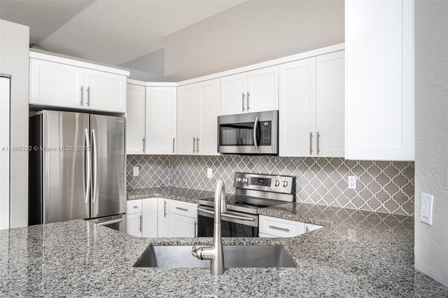 1524 Canary Island Dr 1524, Weston, FL 33327