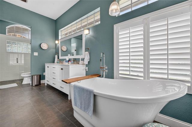 8243 RIVIERA SHORE COURT, Orlando, FL 32817