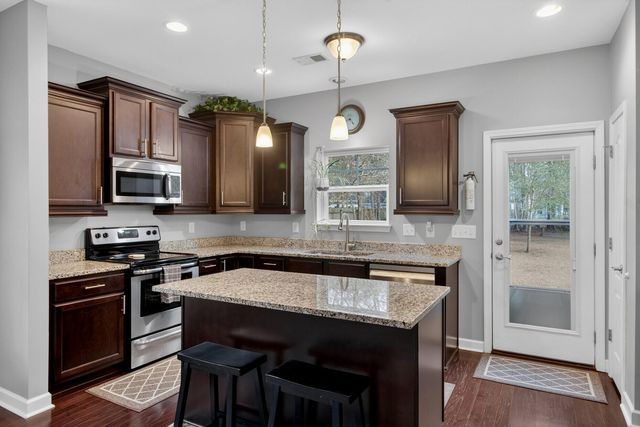 105 Perry Drive, Summerville, SC 29483