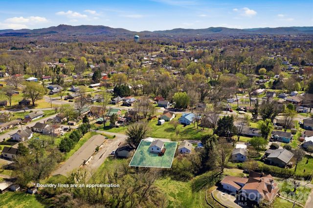 105 Moses Street, Morganton, NC 28655