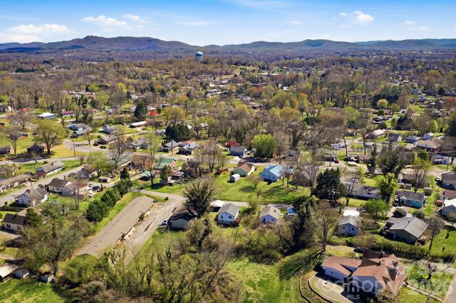 105 Moses Street, Morganton, NC 28655