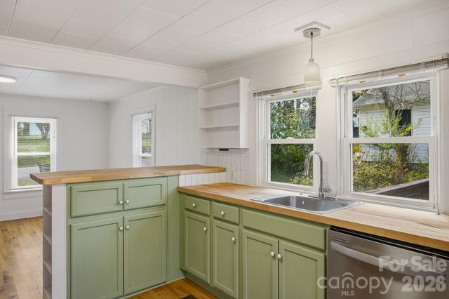 105 Moses Street, Morganton, NC 28655