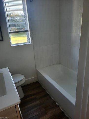 2027 Maravilla CIR, Fort Myers, FL 33901