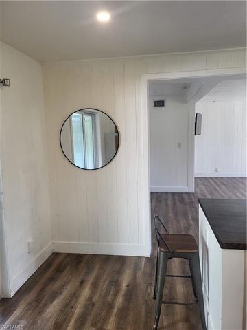 2027 Maravilla CIR, Fort Myers, FL 33901