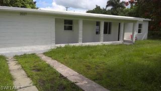 2027 Maravilla CIR, Fort Myers, FL 33901