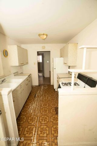 140 TEAKWOOD Road, El Paso, TX 79915