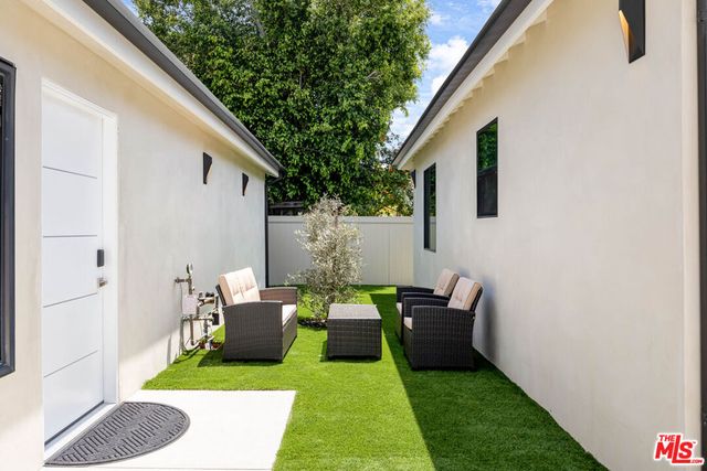 3708 Greenfield Avenue, Los Angeles, CA 90034