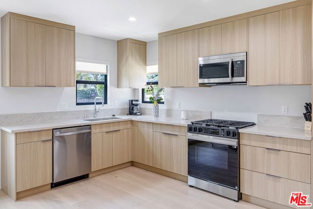 3708 Greenfield Avenue, Los Angeles, CA 90034