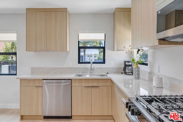 3708 Greenfield Avenue, Los Angeles, CA 90034