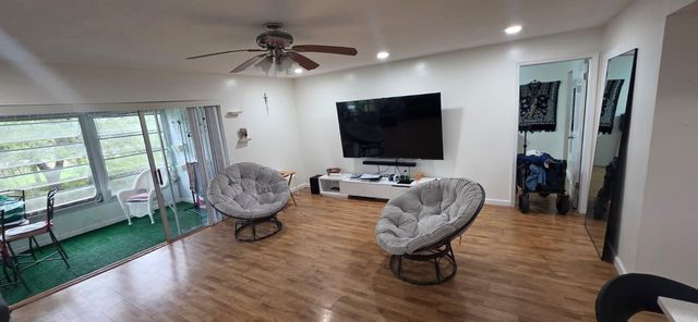 725 Lori Drive 204, Palm Springs, FL 33461