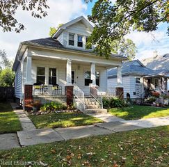 611 E Bernhard Avenue, Hazel Park, MI 48030