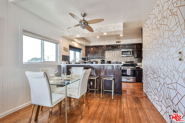 5720 S Chariton Avenue, Los Angeles, CA 90056