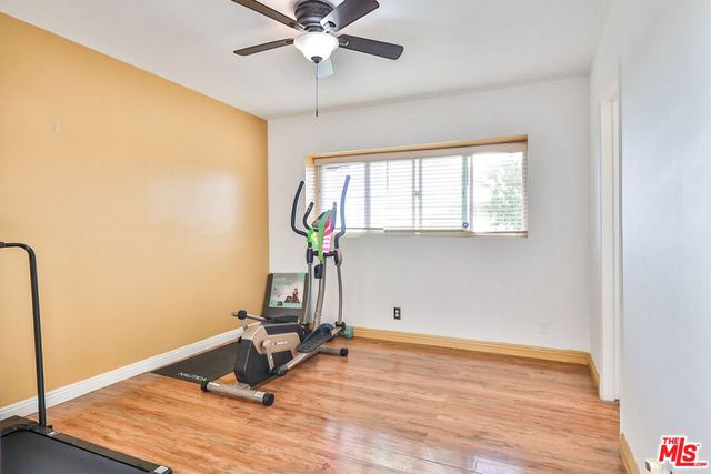 5720 S Chariton Avenue, Los Angeles, CA 90056