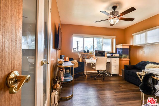 5720 S Chariton Avenue, Los Angeles, CA 90056