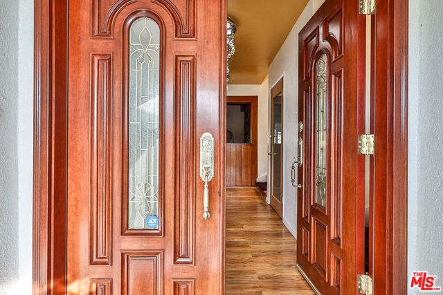 5720 S Chariton Avenue, Los Angeles, CA 90056