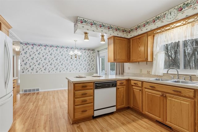 4704 Romence Road, Portage, MI 49024