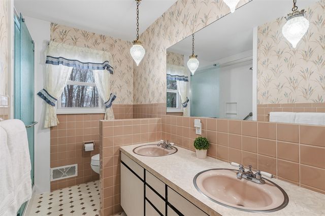 4704 Romence Road, Portage, MI 49024