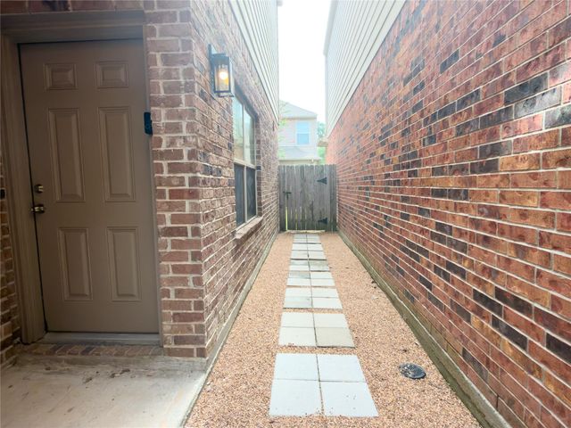 17035 Amarose Drive, Houston, TX 77090