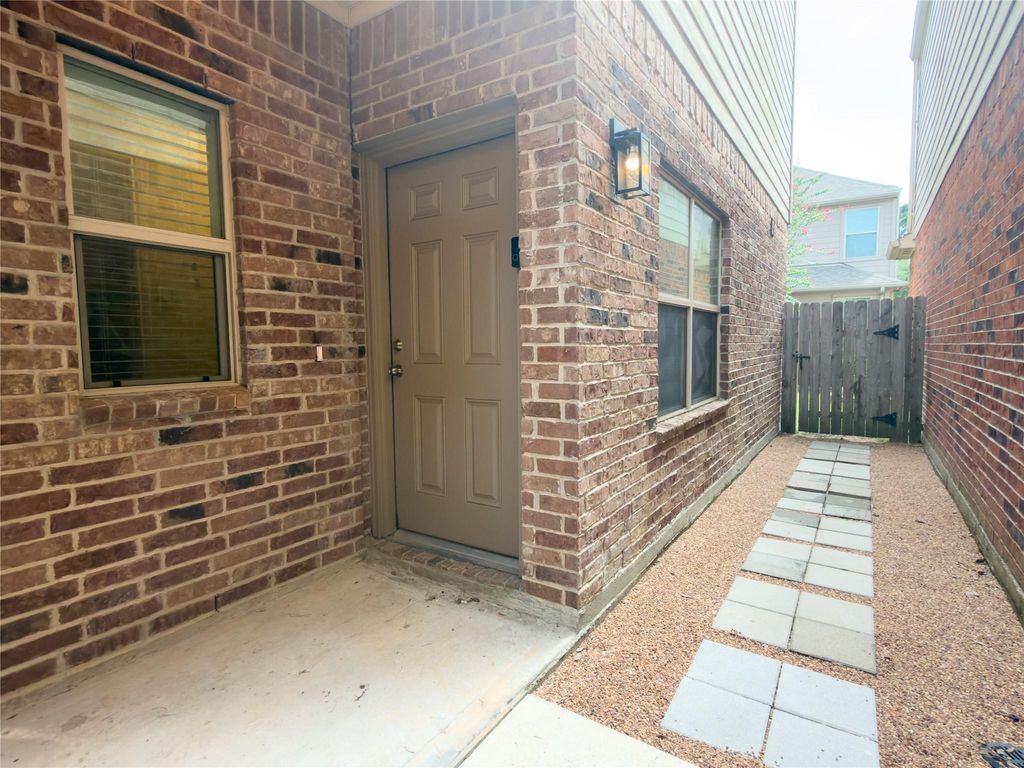 17035 Amarose Drive, Houston, TX 77090