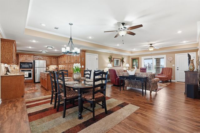 17 N Church, Vilonia, AR 72173