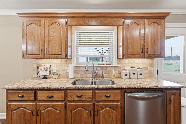 17 N Church, Vilonia, AR 72173