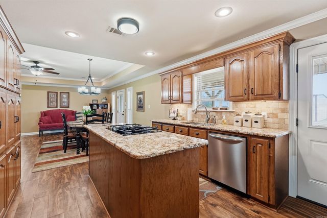 17 N Church, Vilonia, AR 72173