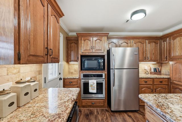 17 N Church, Vilonia, AR 72173